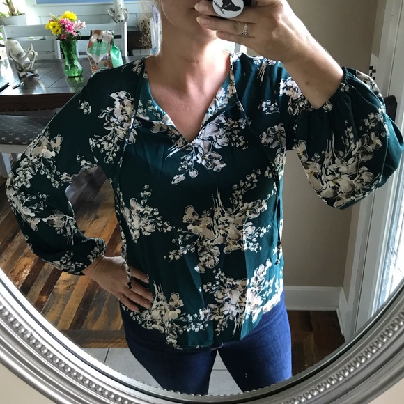 Allison Joy Tops - Donating 1/11 medium floral blouse